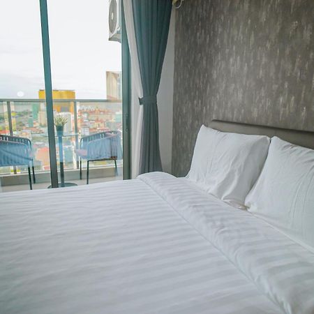 Hotel Serviced Apartments Top One Infinity Pool With View Of 360 Degree Пном Пен Екстериор снимка