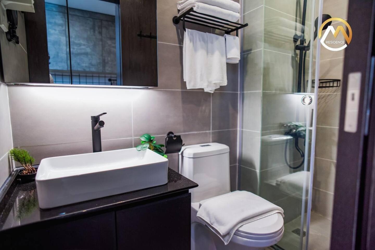 Hotel Serviced Apartments Top One Infinity Pool With View Of 360 Degree Пном Пен Екстериор снимка