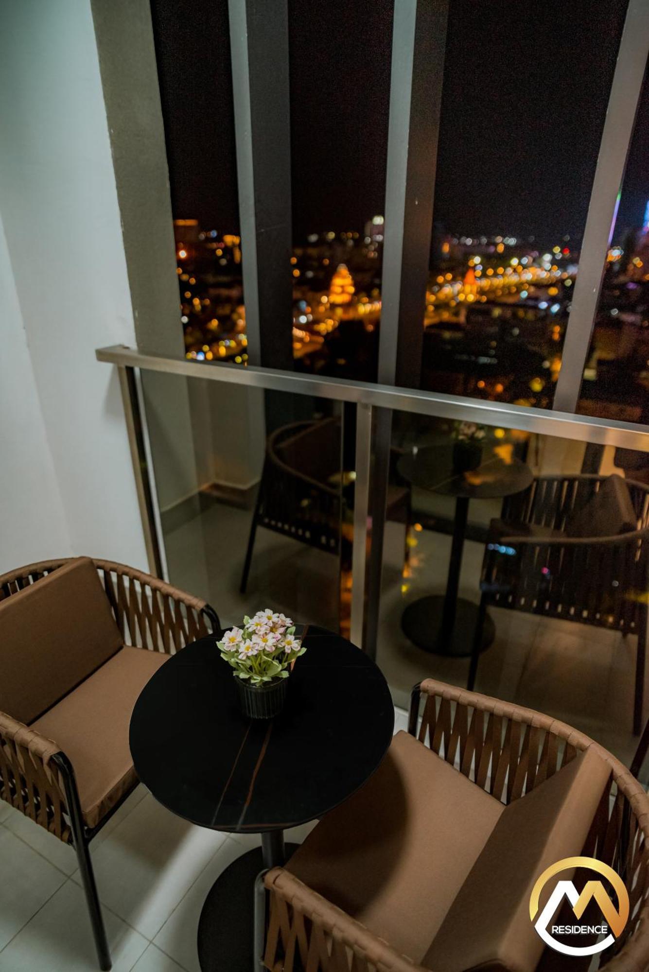 Hotel Serviced Apartments Top One Infinity Pool With View Of 360 Degree Пном Пен Екстериор снимка