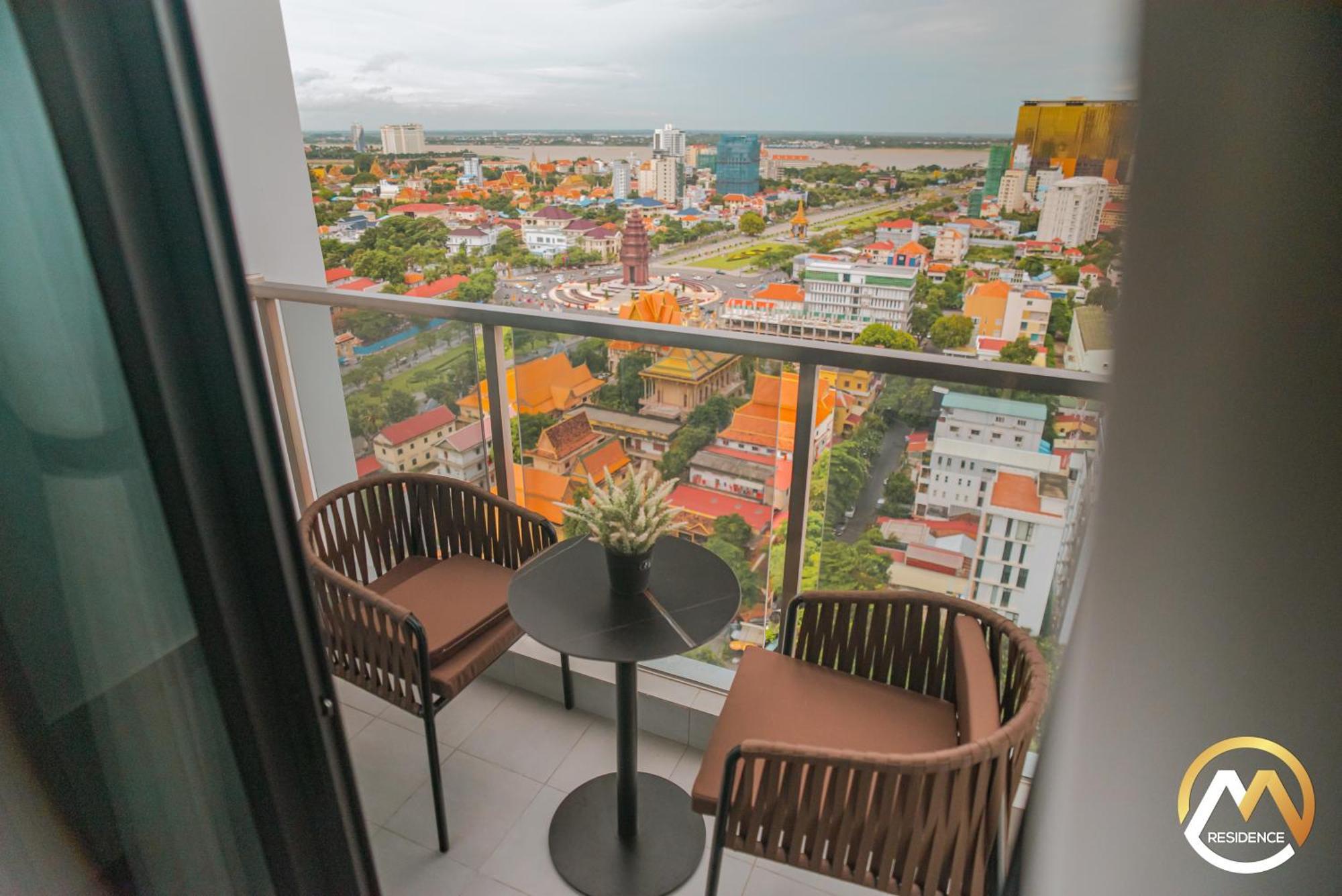 Hotel Serviced Apartments Top One Infinity Pool With View Of 360 Degree Пном Пен Екстериор снимка